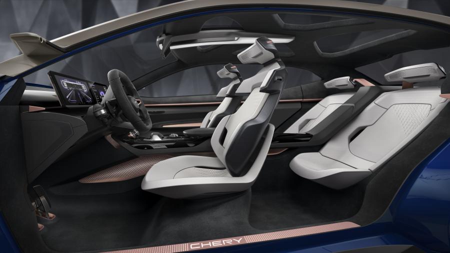 Интерьер Chery Tiggo Coupe Concept 2017 года  (фото 4 из 5)